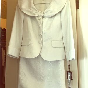 White Elegant Blazer/Skirt Suit